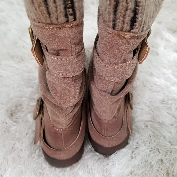 Boots - Picture 4 of 7